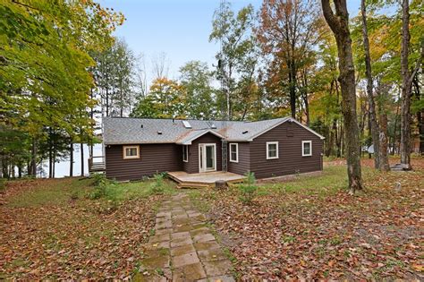 It has 4 bedrooms as well as a kitchen with a dishwasher, a fridge, and a stovetop, so you can cook with friends or. . Presque isle rentals pet friendly